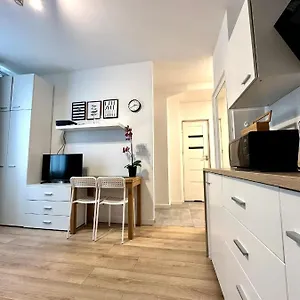 https://nice-place-2-rooms-apartment.warsawhotelspoland.com